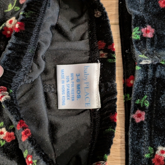 Vintage Black Velour Floral Baby Outfit Set - Picture 3 of 4